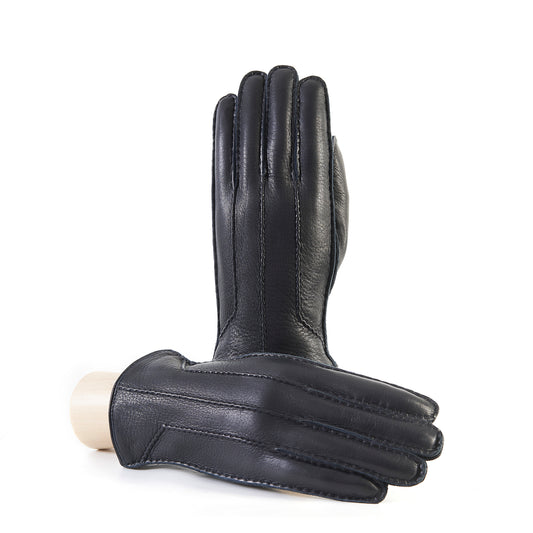 Finestrella: handcrafted deerskin gloves